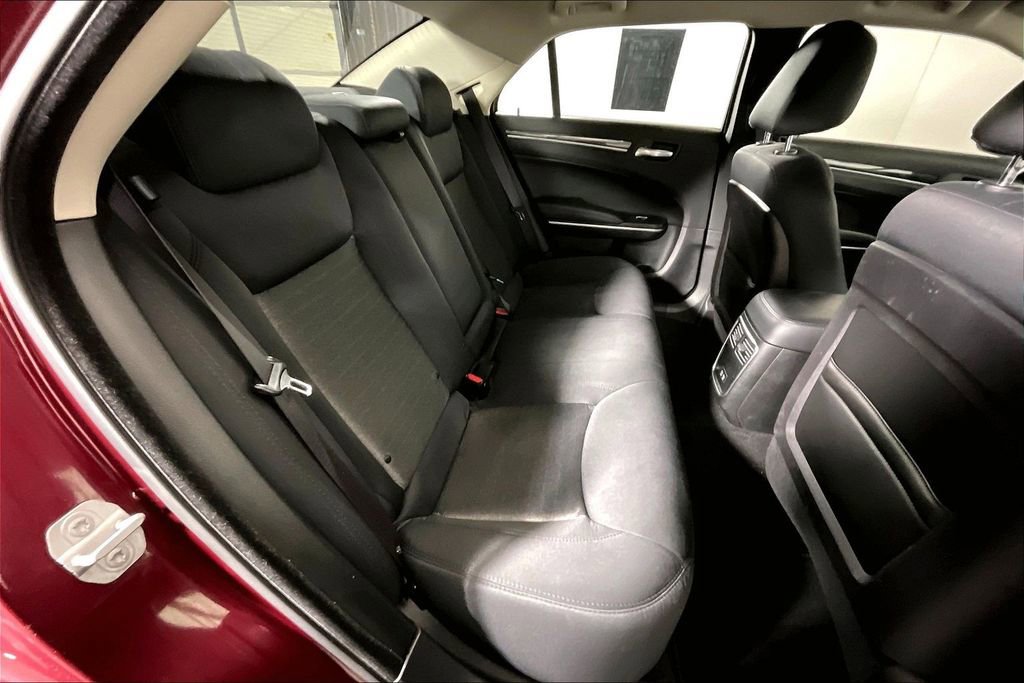 Used 2019 Chrysler 300 Touring w/ Sport Appearance Package image 35