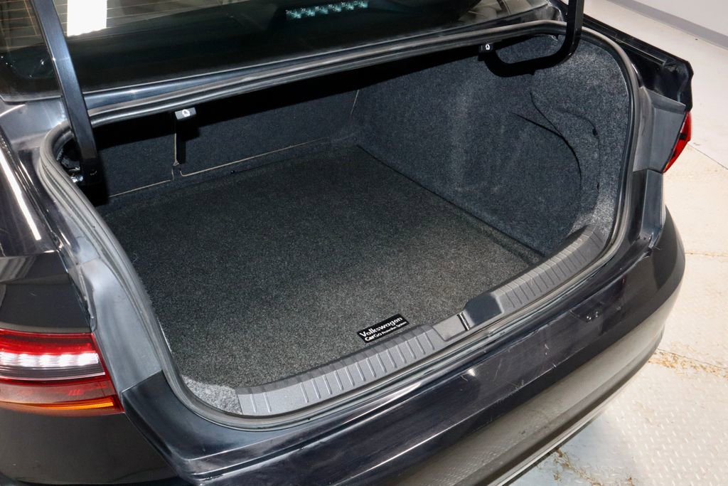 Used 2019 Volkswagen Jetta SEL FWD image 14