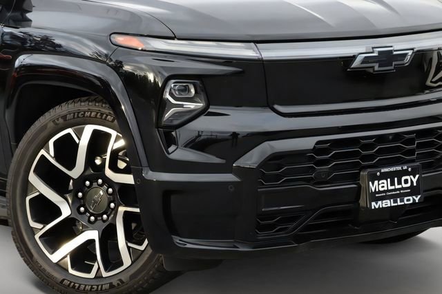 Used 2024 Chevrolet Silverado EV RST image 11