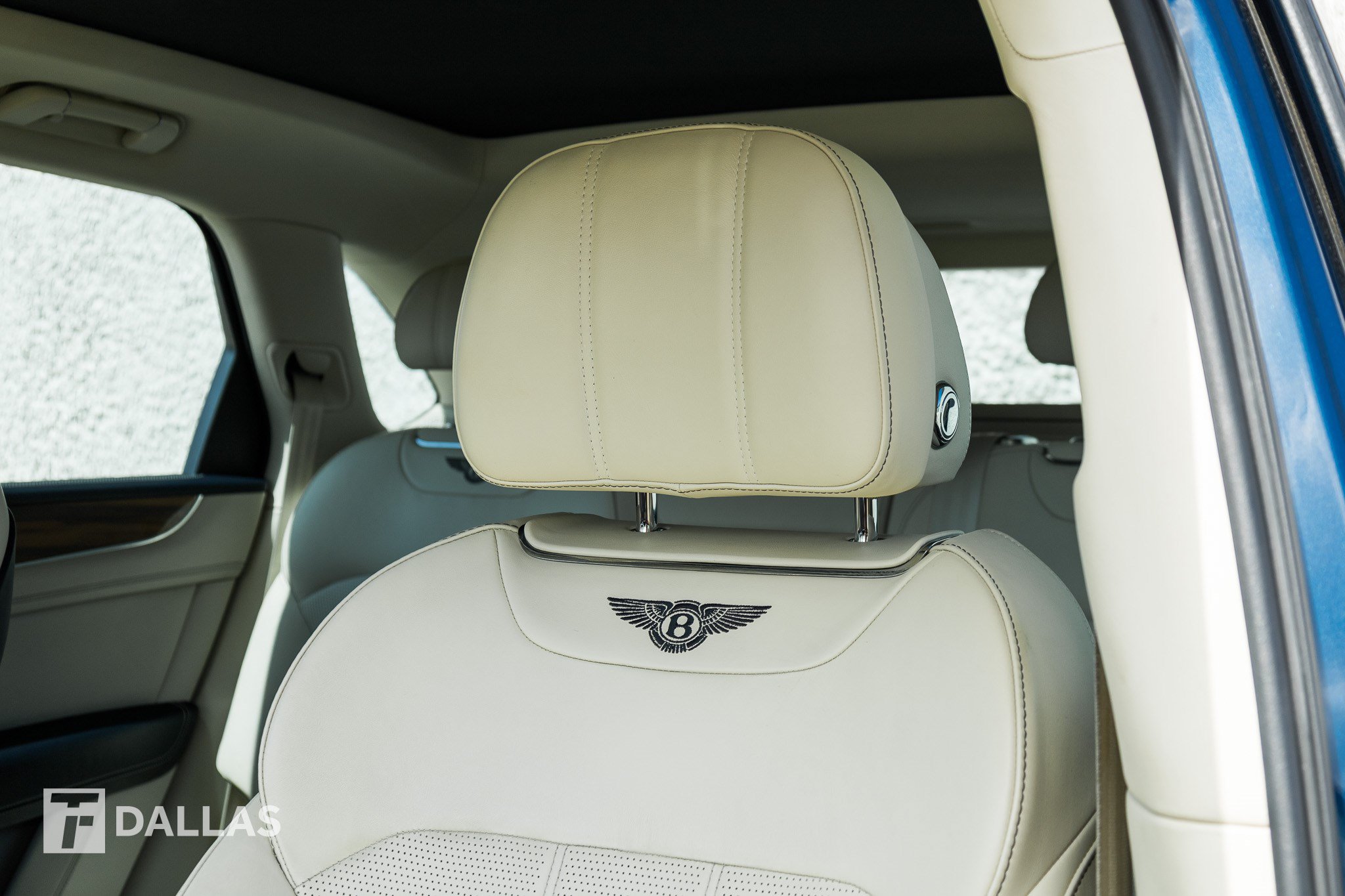 Used 2019 Bentley Bentayga AWD/4WD image 21