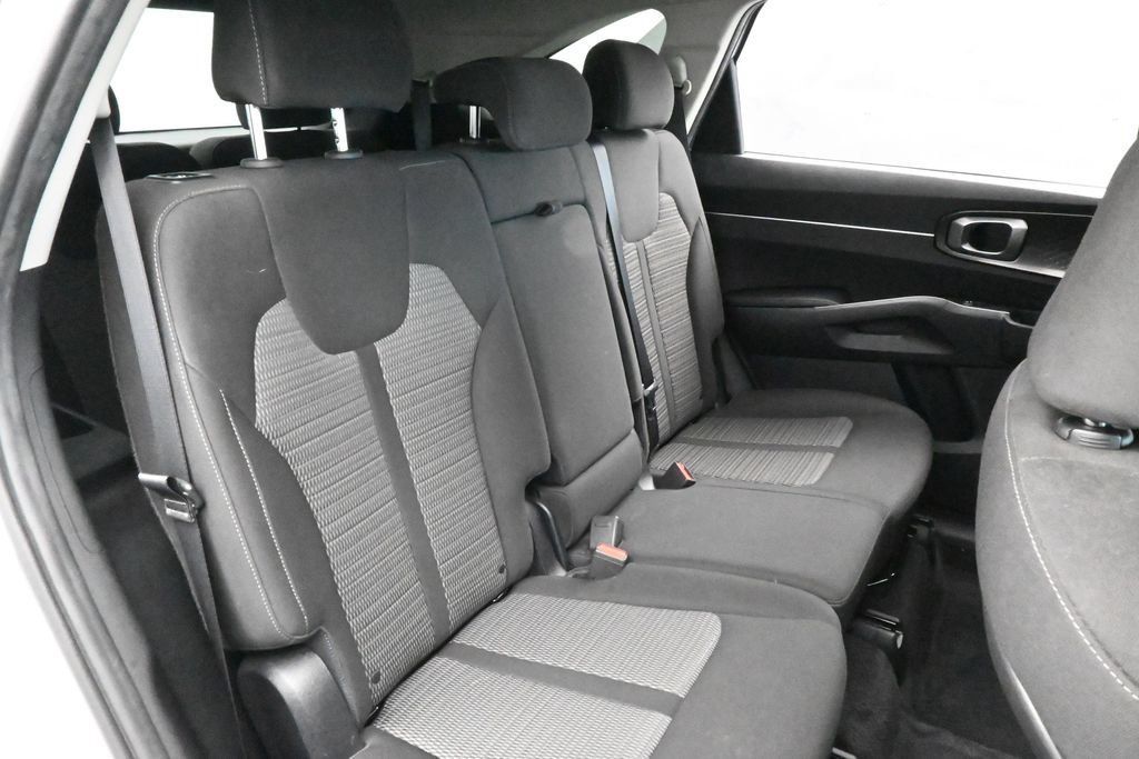 Used 2023 Kia Sorento LX FWD image 41