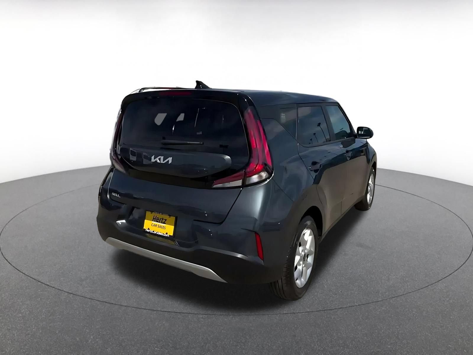 Used 2025 Kia Soul LX w/ LX Technology Package FWD image 12