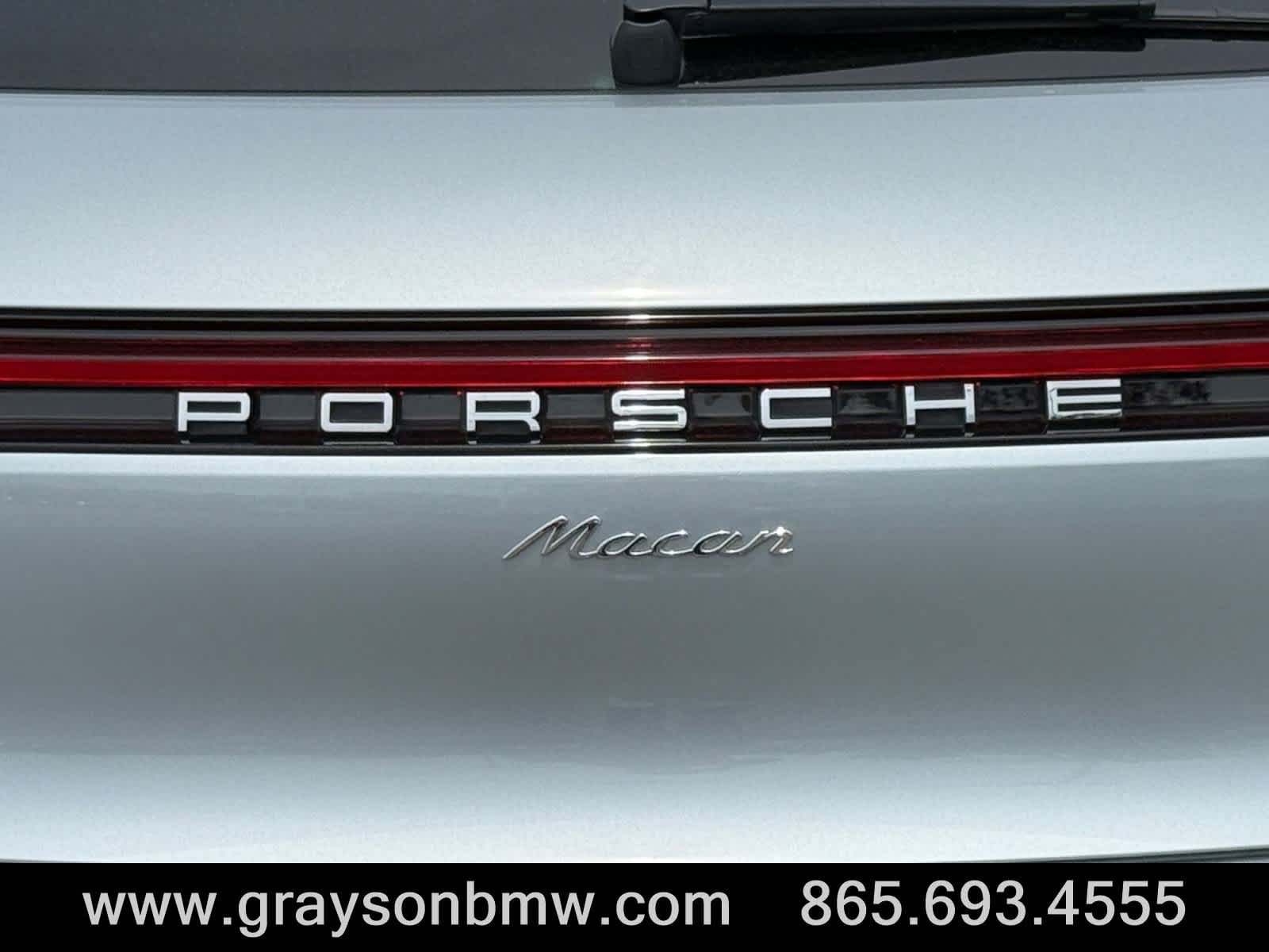 Used 2024 Porsche Macan AWD/4WD image 10