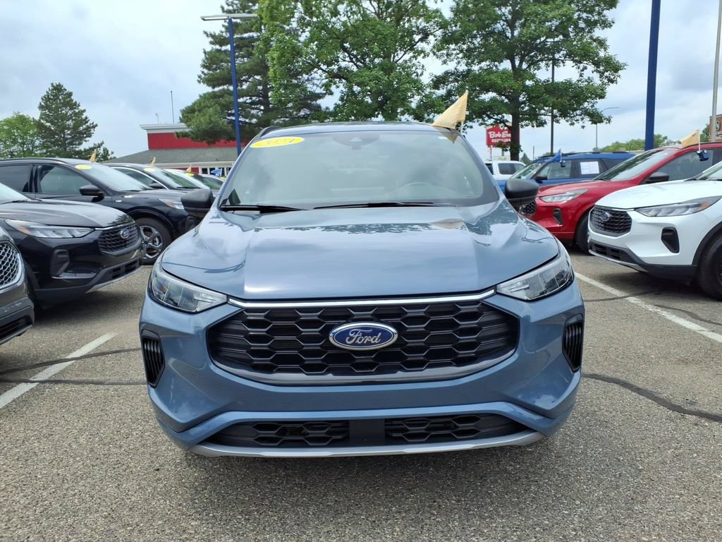 Certified 2024 Ford Escape ST-Line w/ Tech Pack #1 AWD/4WD image 3