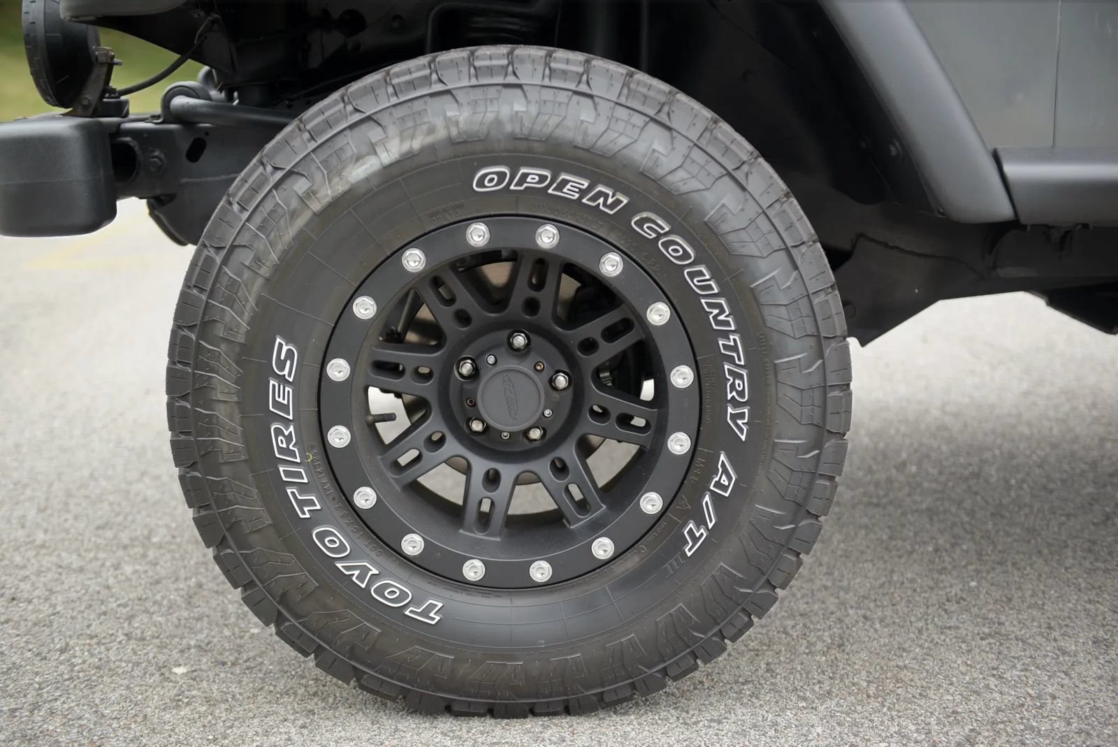 Used 2004 Jeep Wrangler 4WD w/ 30" Tire & Wheel Group image 84