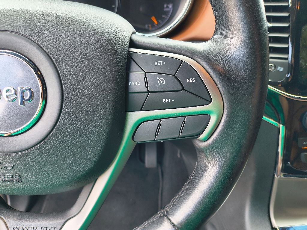 Used 2021 Jeep Grand Cherokee Overland w/ Trailer Tow Group IV image 17