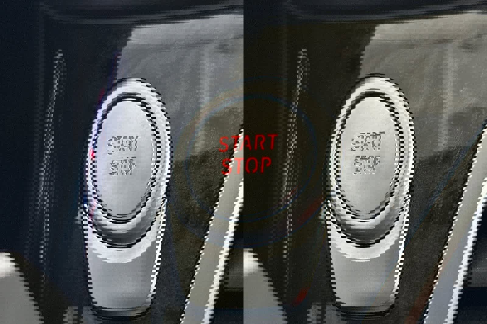 Used 2021 BMW ALPINA B7 xDrive w/ Luxury Rear Seating Package image 22