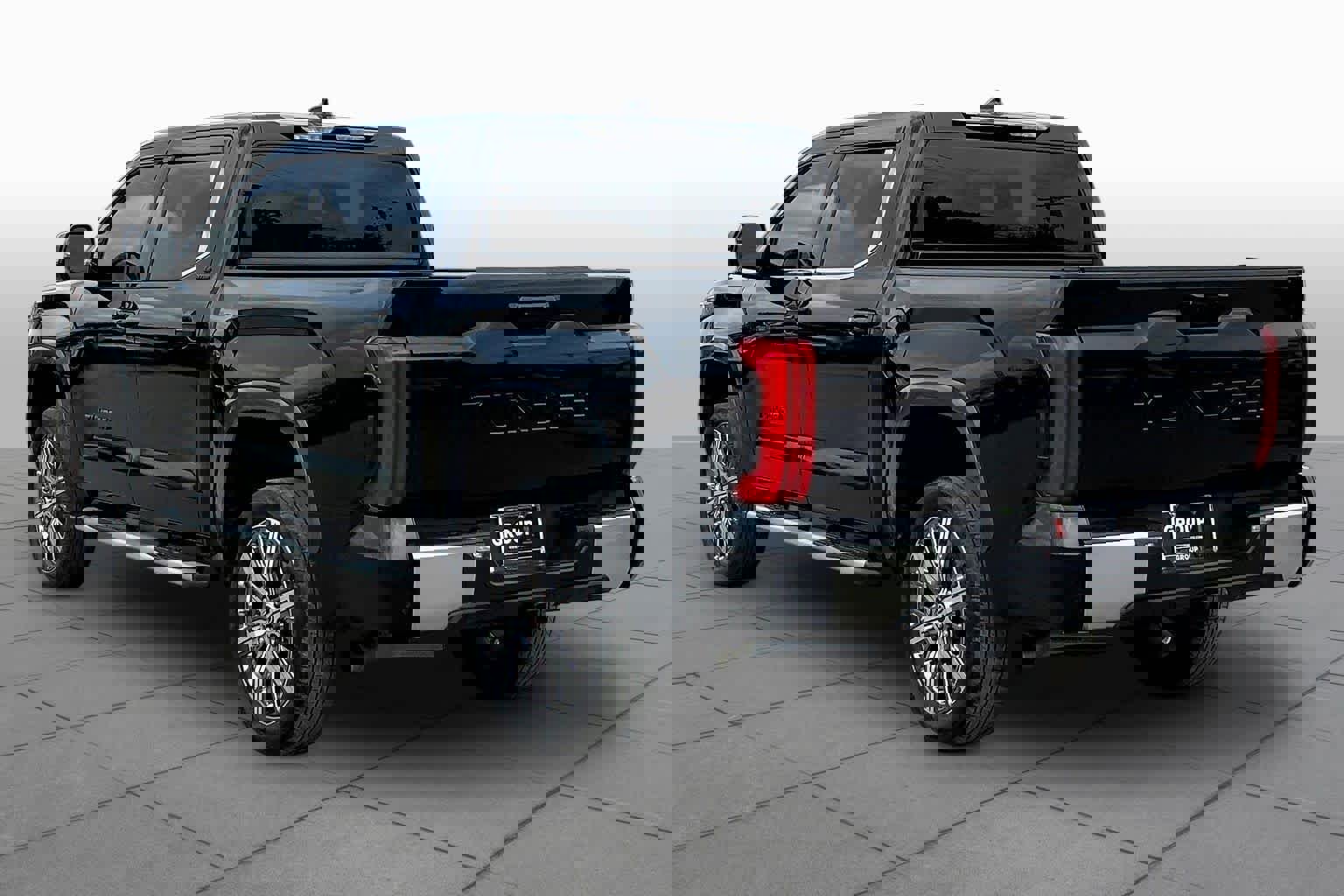 Used 2023 Toyota Tundra Limited w/ Power Package image 12