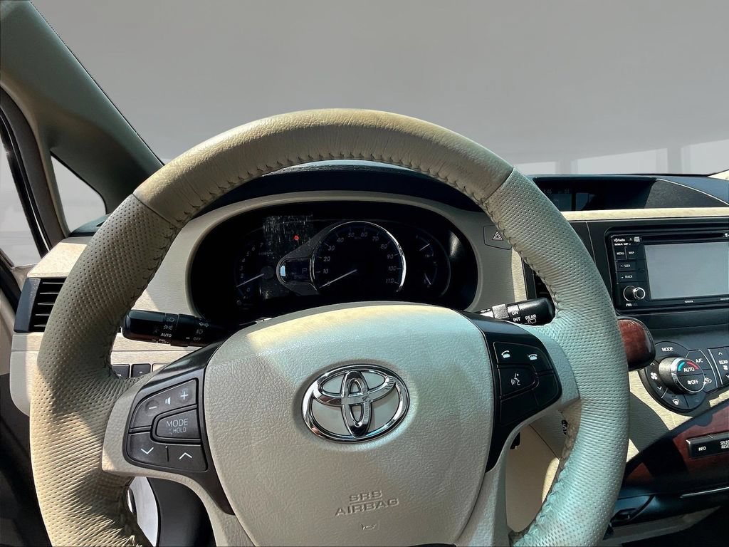 Used 2014 Toyota Sienna XLE FWD image 8