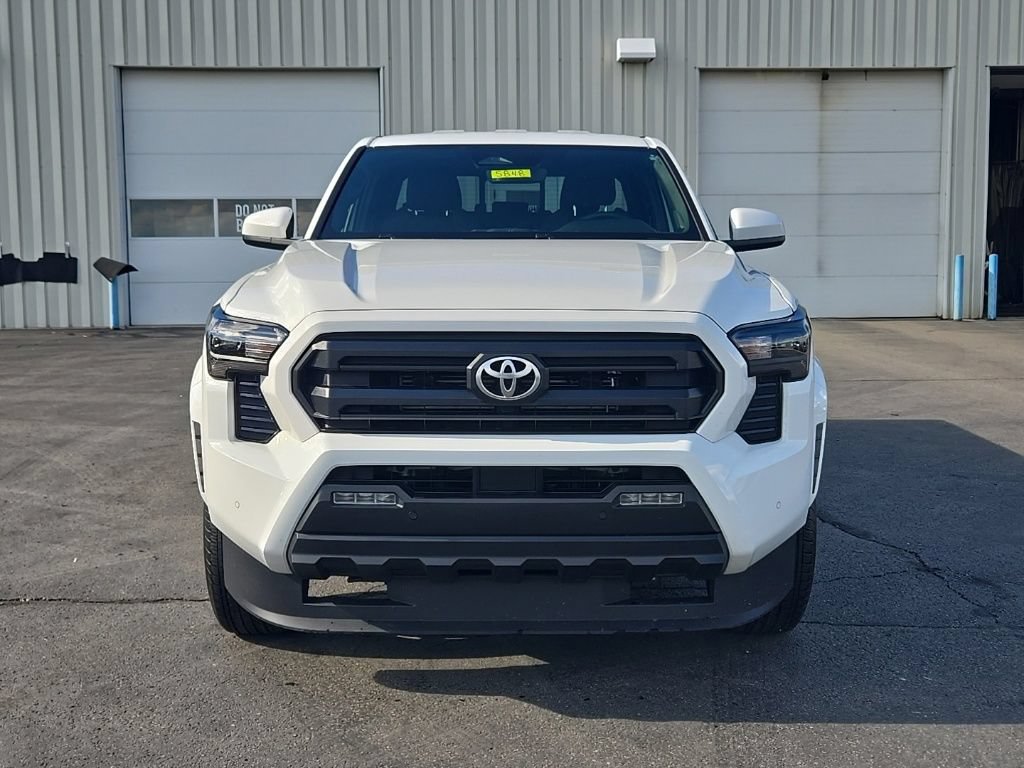 Used 2026 Toyota Tacoma SR5 AWD/4WD image 7