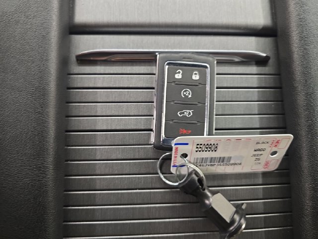 Used 2025 Jeep Wagoneer Series II AWD/4WD image 28