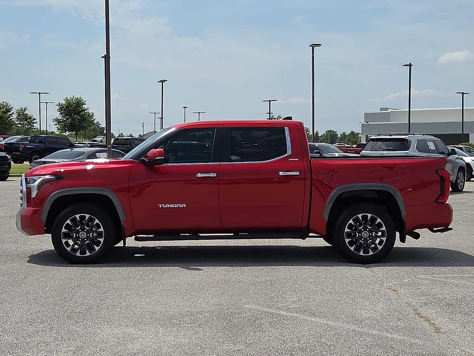 Used 2024 Toyota Tundra Limited w/ Power Package AWD/4WD image 3