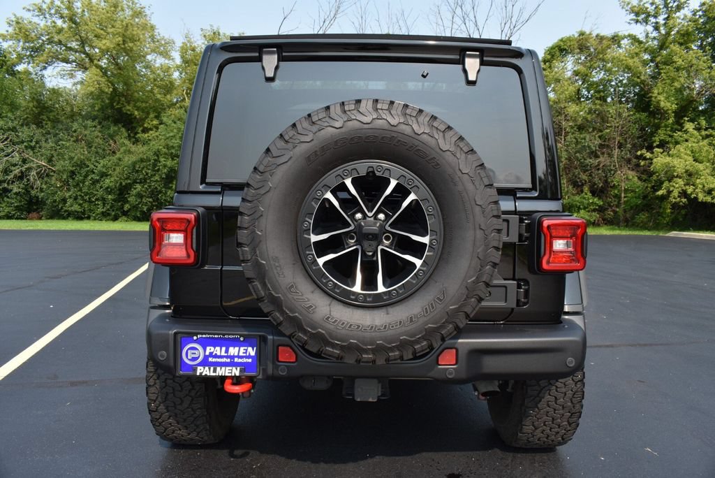 Used 2025 Jeep Wrangler Unlimited Rubicon AWD/4WD image 7