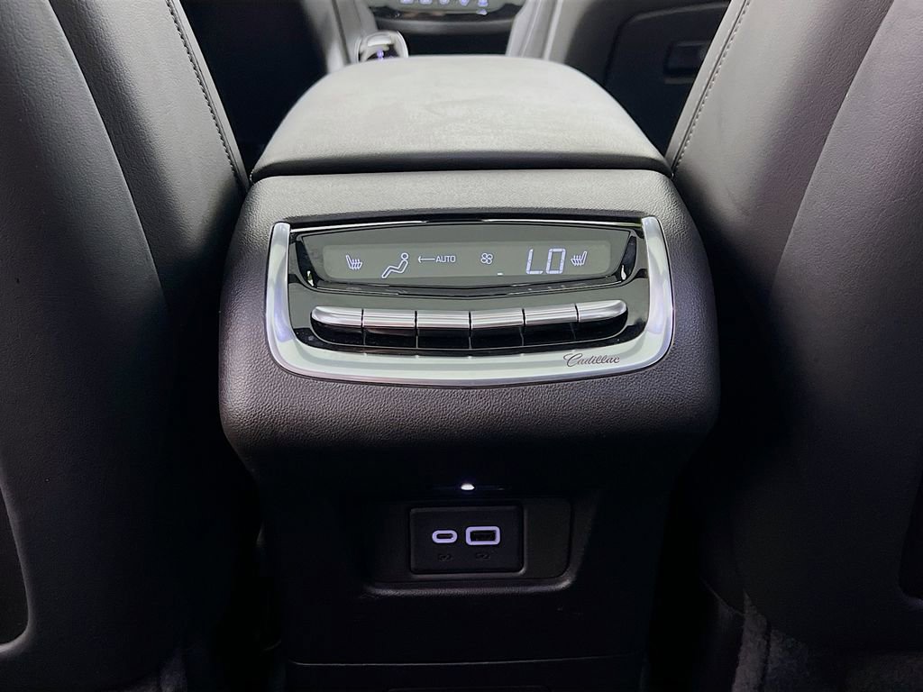 Used 2023 Cadillac XT6 Sport w/ Technology Package image 27