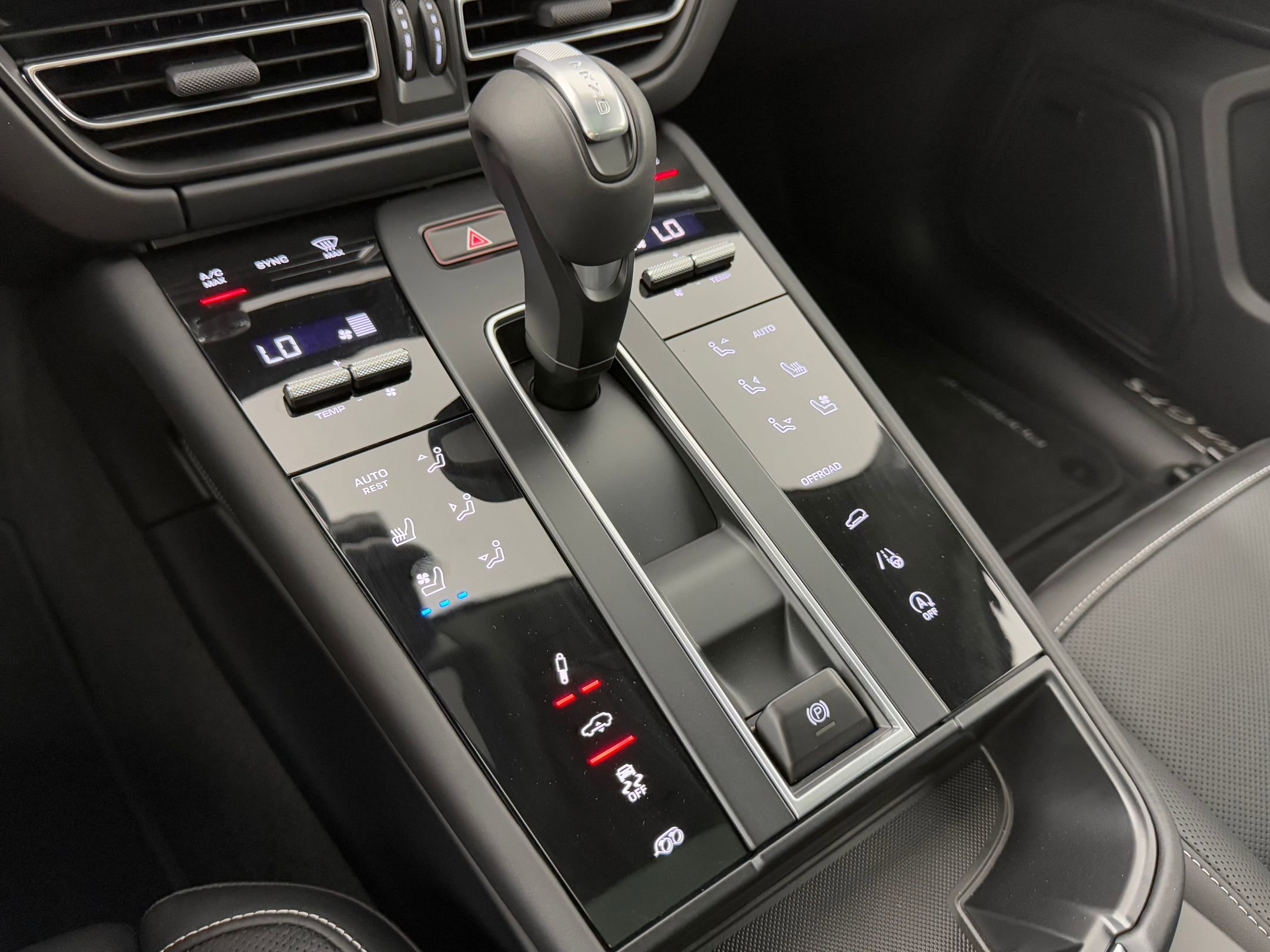 New 2026 Porsche Macan GTS AWD/4WD image 23