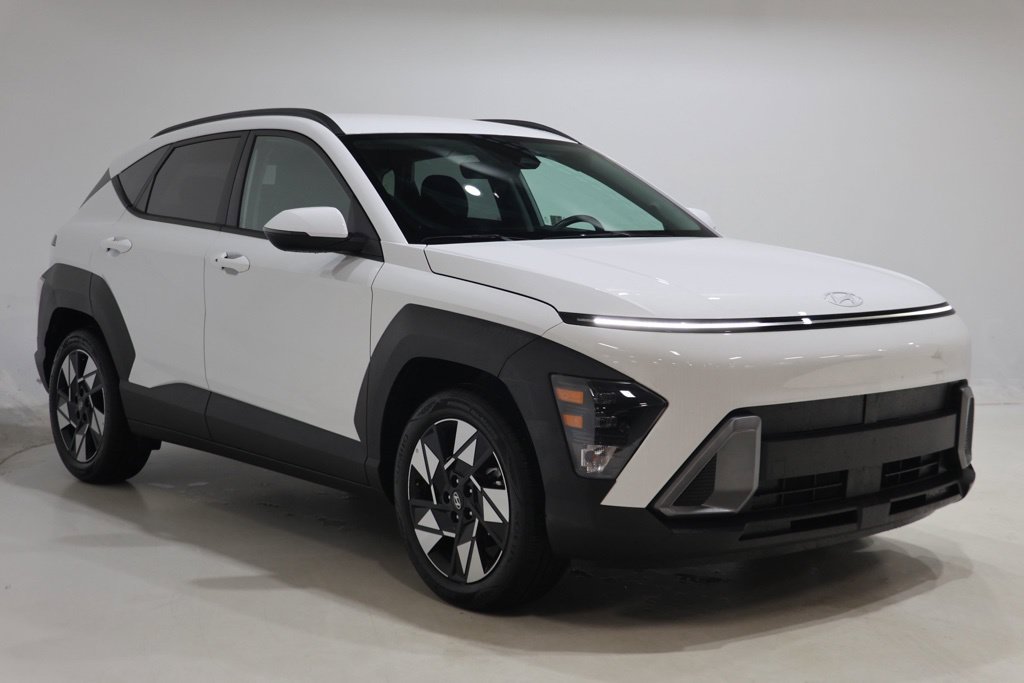 Used 2025 Hyundai Kona SEL FWD image 1