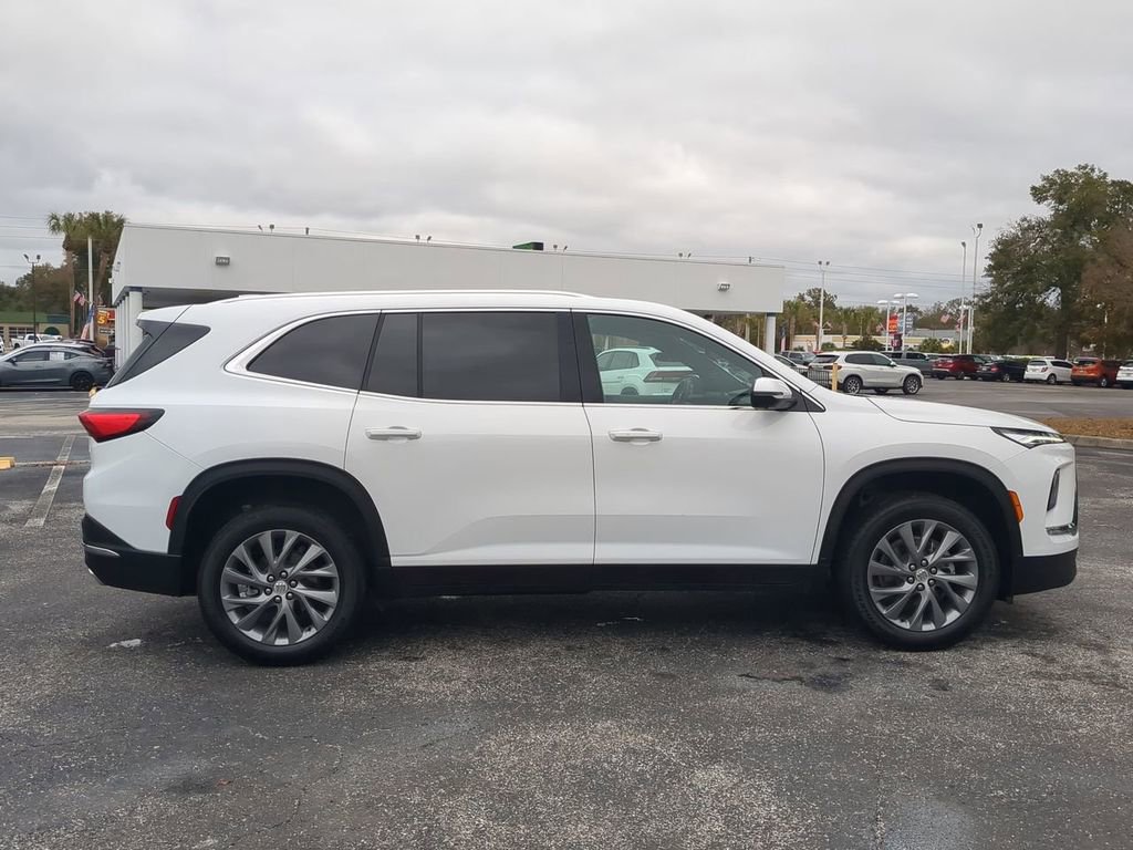 Used 2025 Buick Enclave Preferred image 3
