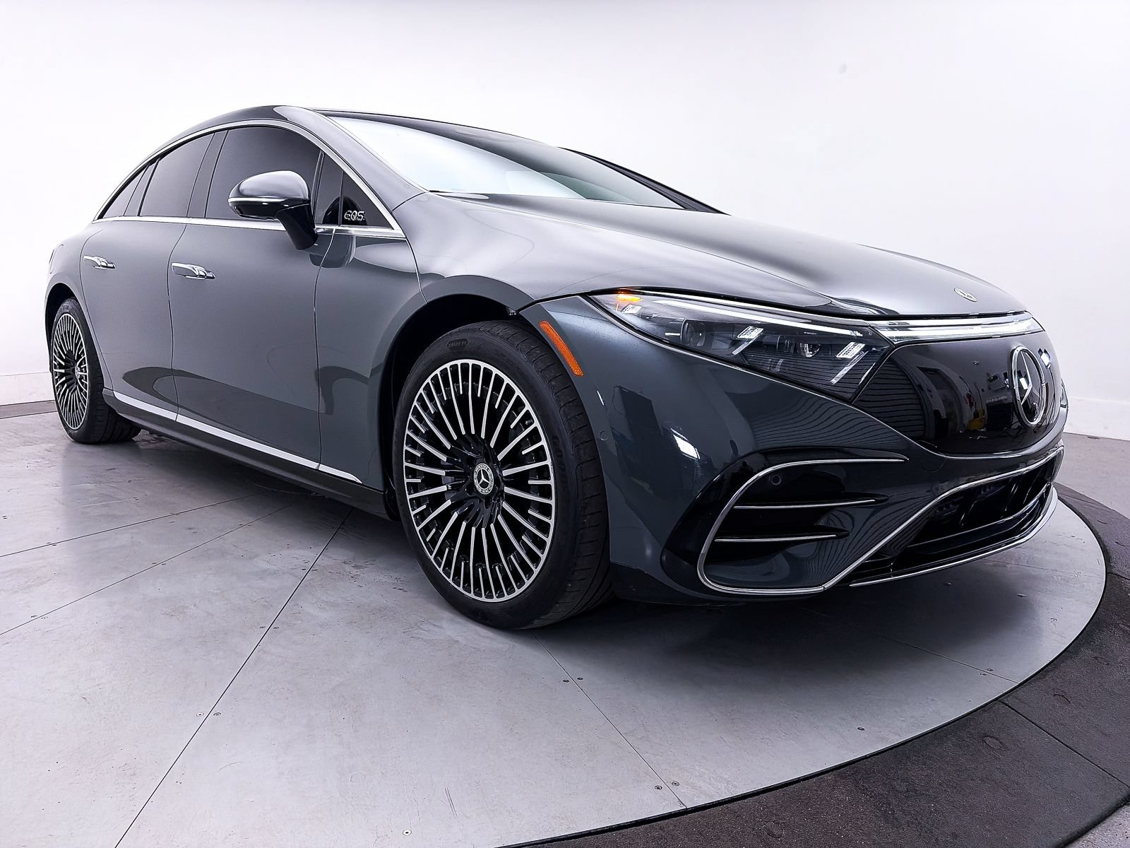 Used 2023 Mercedes-Benz EQS 580 4MATIC Sedan image 12