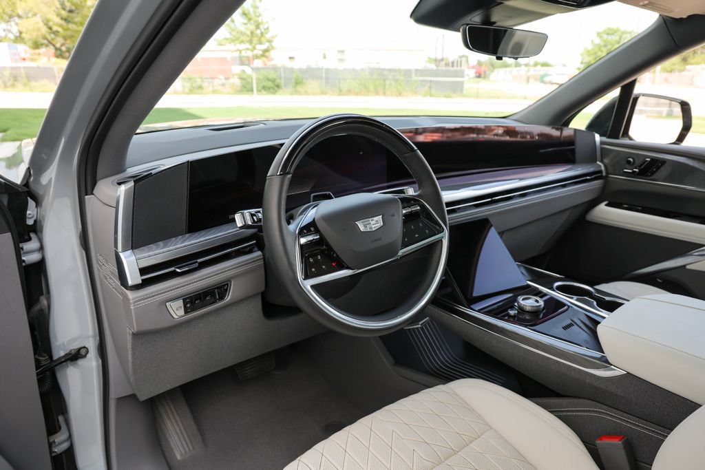 Used 2026 Cadillac Escalade IQL Sport 1 AWD/4WD image 16