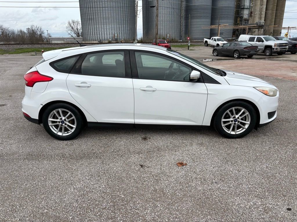 Used 2016 Ford Focus SE image 2