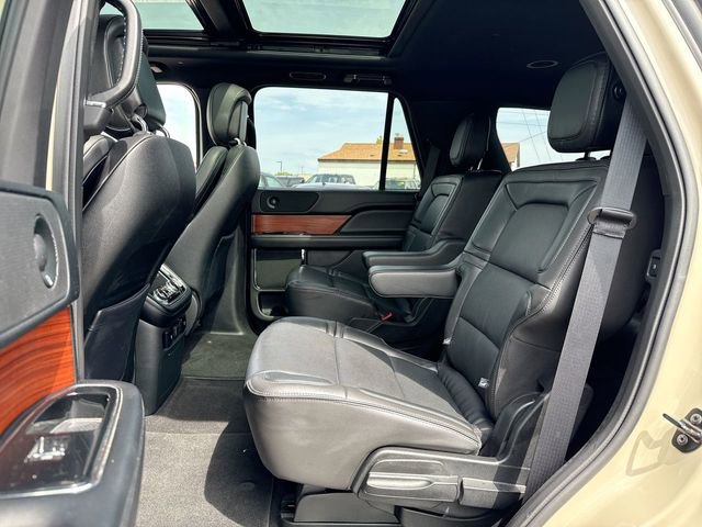Used 2018 Lincoln Navigator Select AWD/4WD image 23