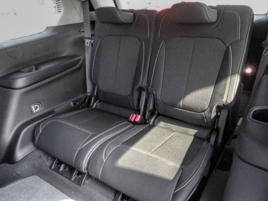 New 2023 Jeep Grand Cherokee L Laredo w/ Trailer Tow Group (B) image 22