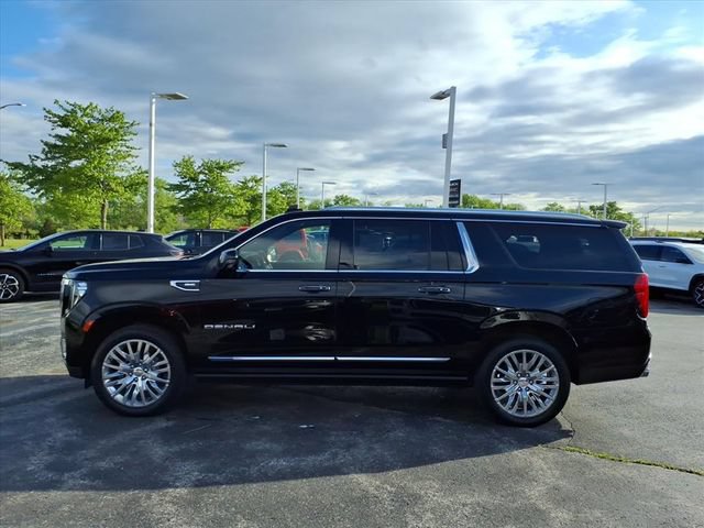 Used 2023 GMC Yukon XL Denali AWD/4WD image 12