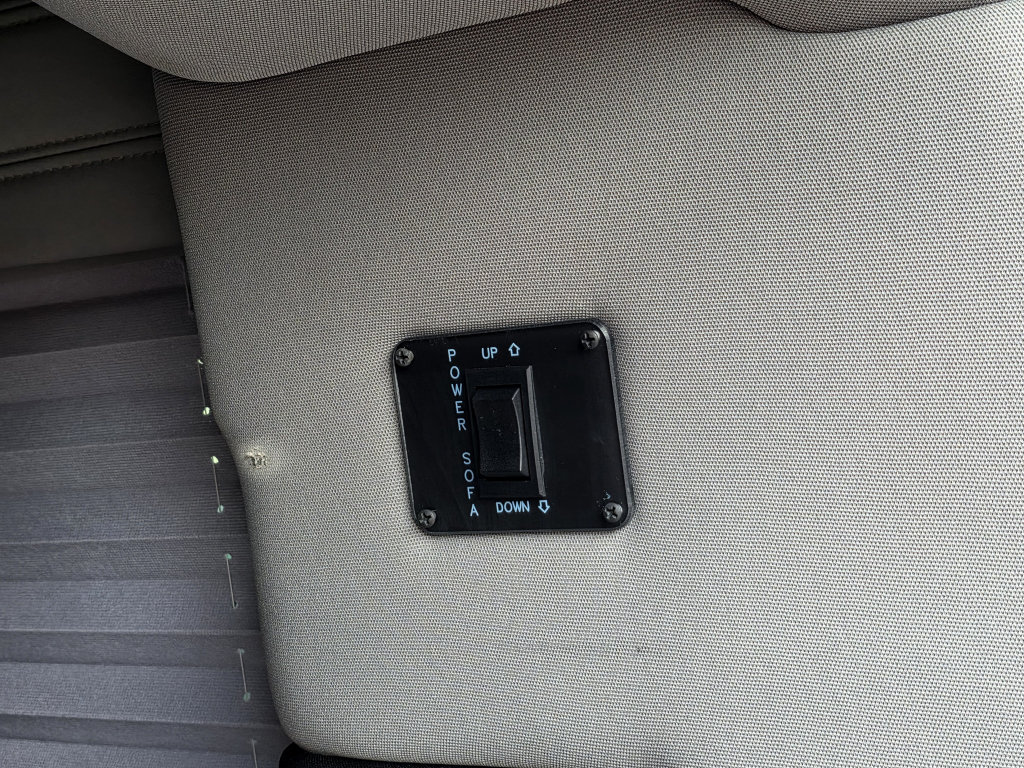 Used 2015 Chevrolet Express 2500 RWD image 19