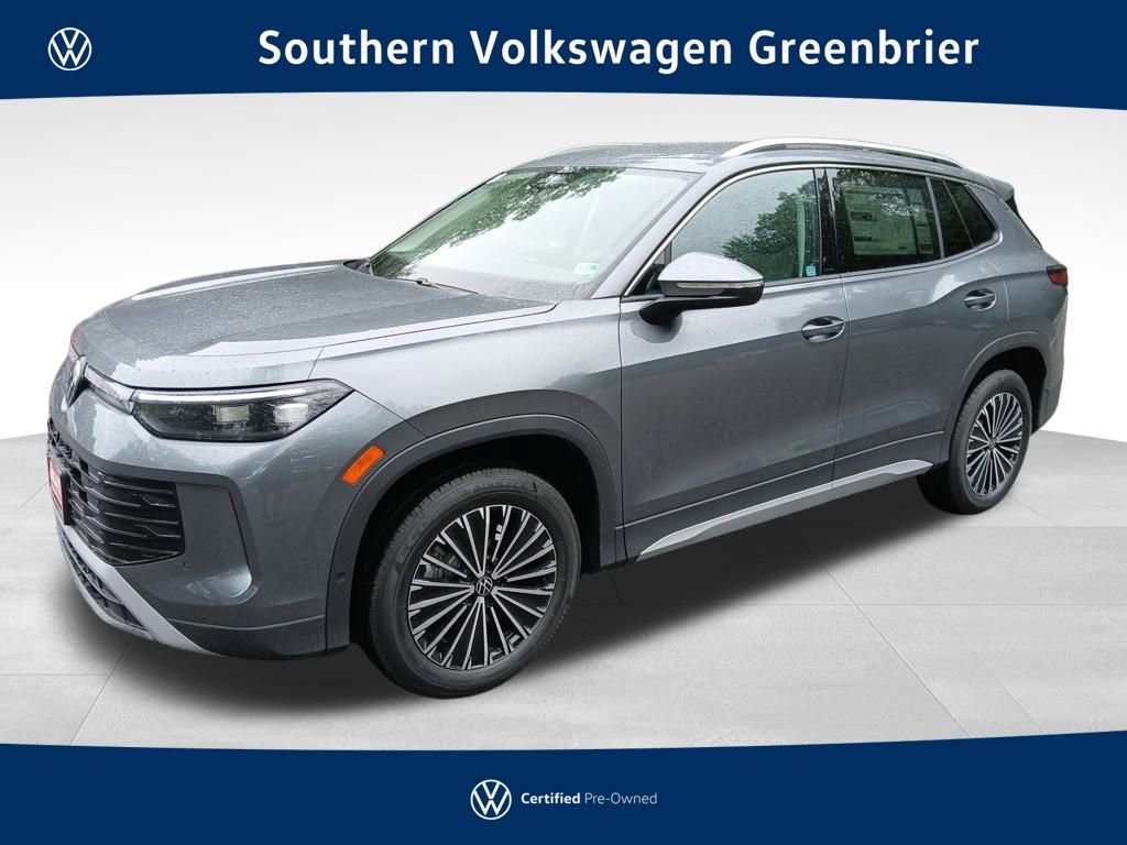 Used 2025 Volkswagen Tiguan S w/ 18" Wheel Package image 1