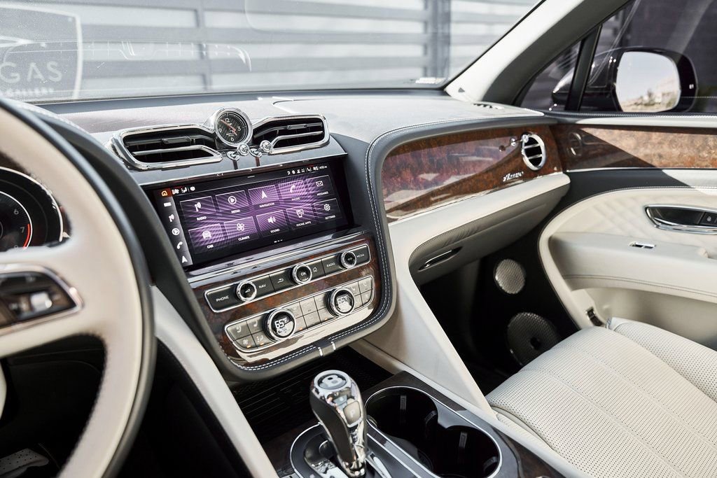 Used 2023 Bentley Bentayga Extended Wheelbase AWD/4WD image 66