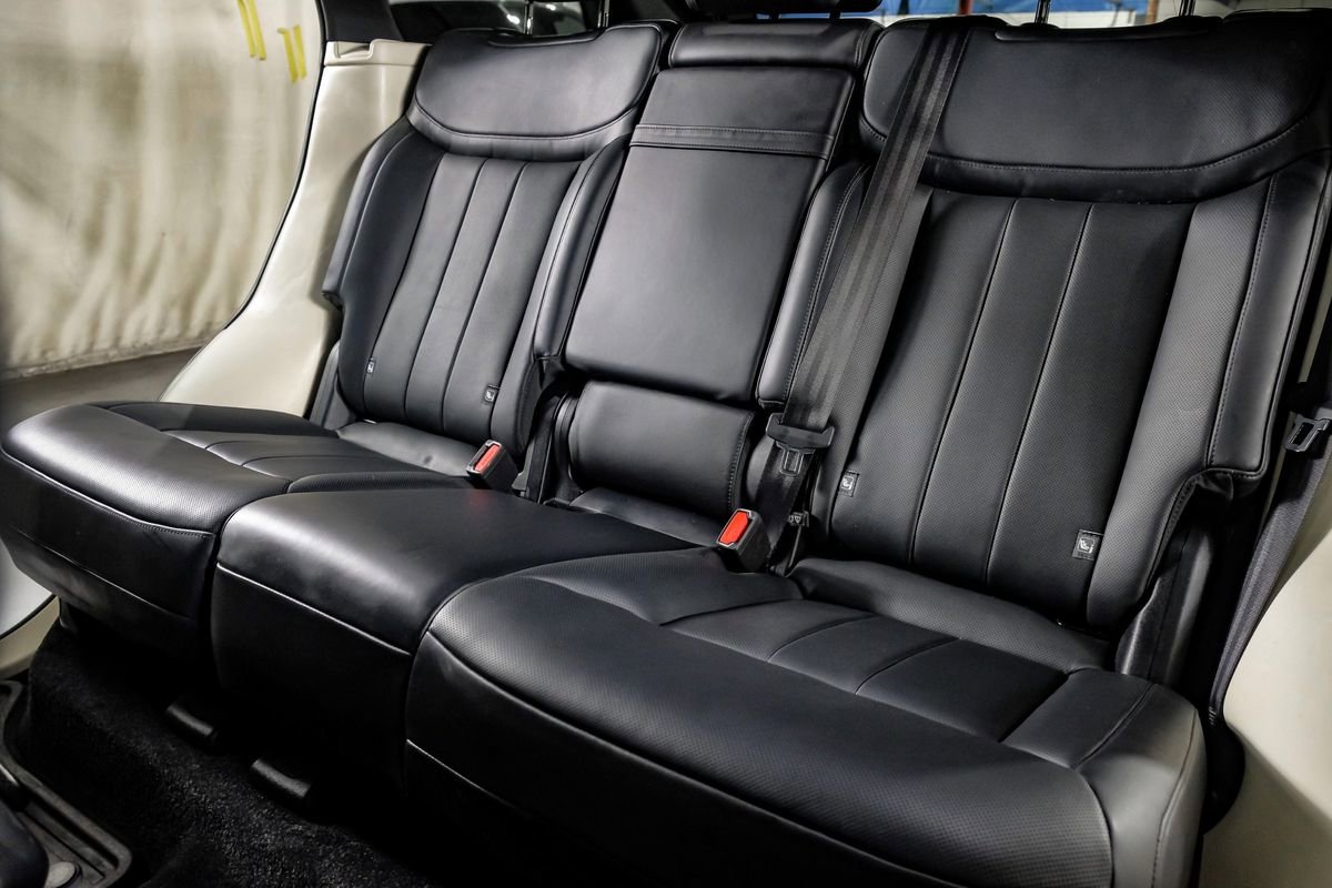 Used 2023 Land Rover Range Rover SE image 32