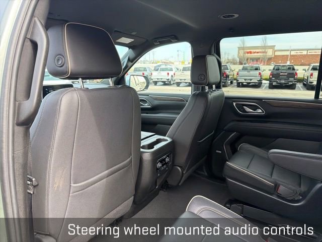 Used 2023 Chevrolet Suburban Premier image 31