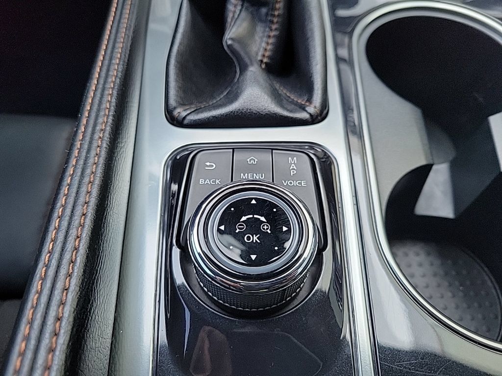 Used 2023 Nissan Maxima SR w/ Sport Mat Group FWD image 28