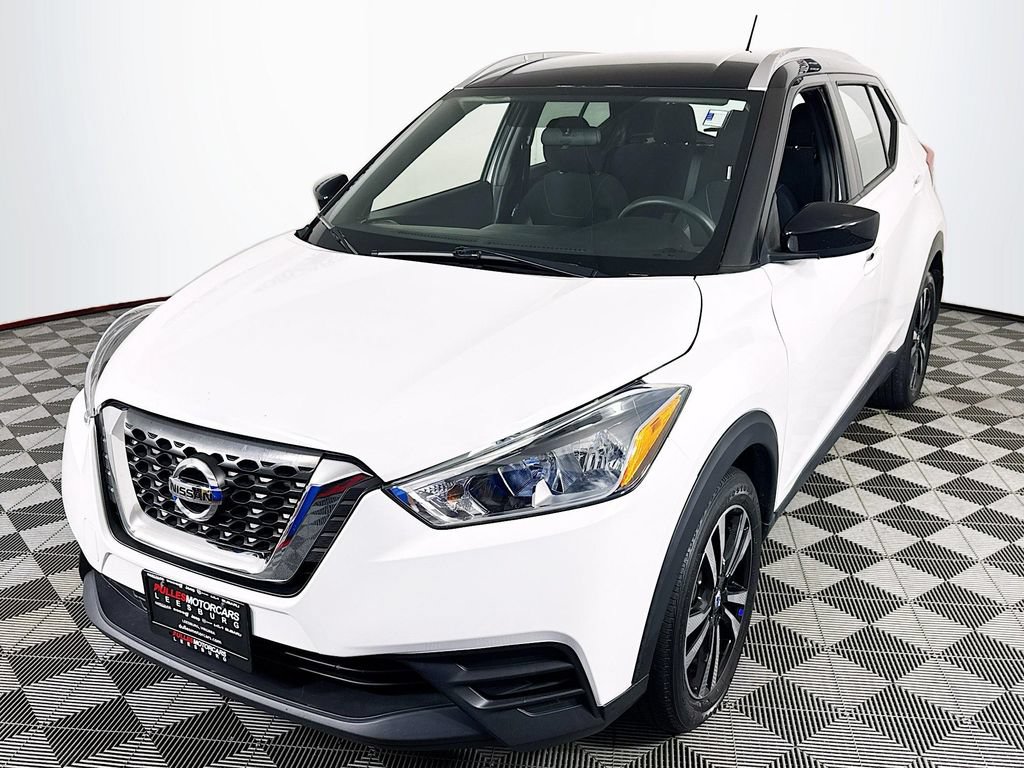 Used 2018 Nissan Kicks SV FWD image 3
