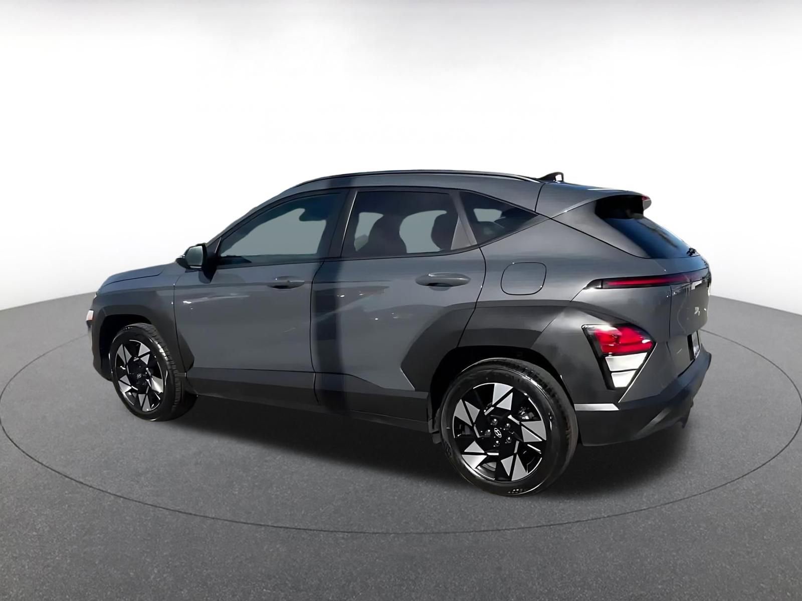 Used 2025 Hyundai Kona SEL FWD image 11