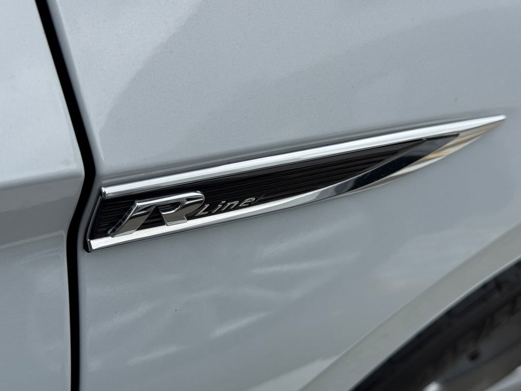 Used 2019 Volkswagen Jetta R-Line w/ R-Line Cold Weather Package FWD image 8