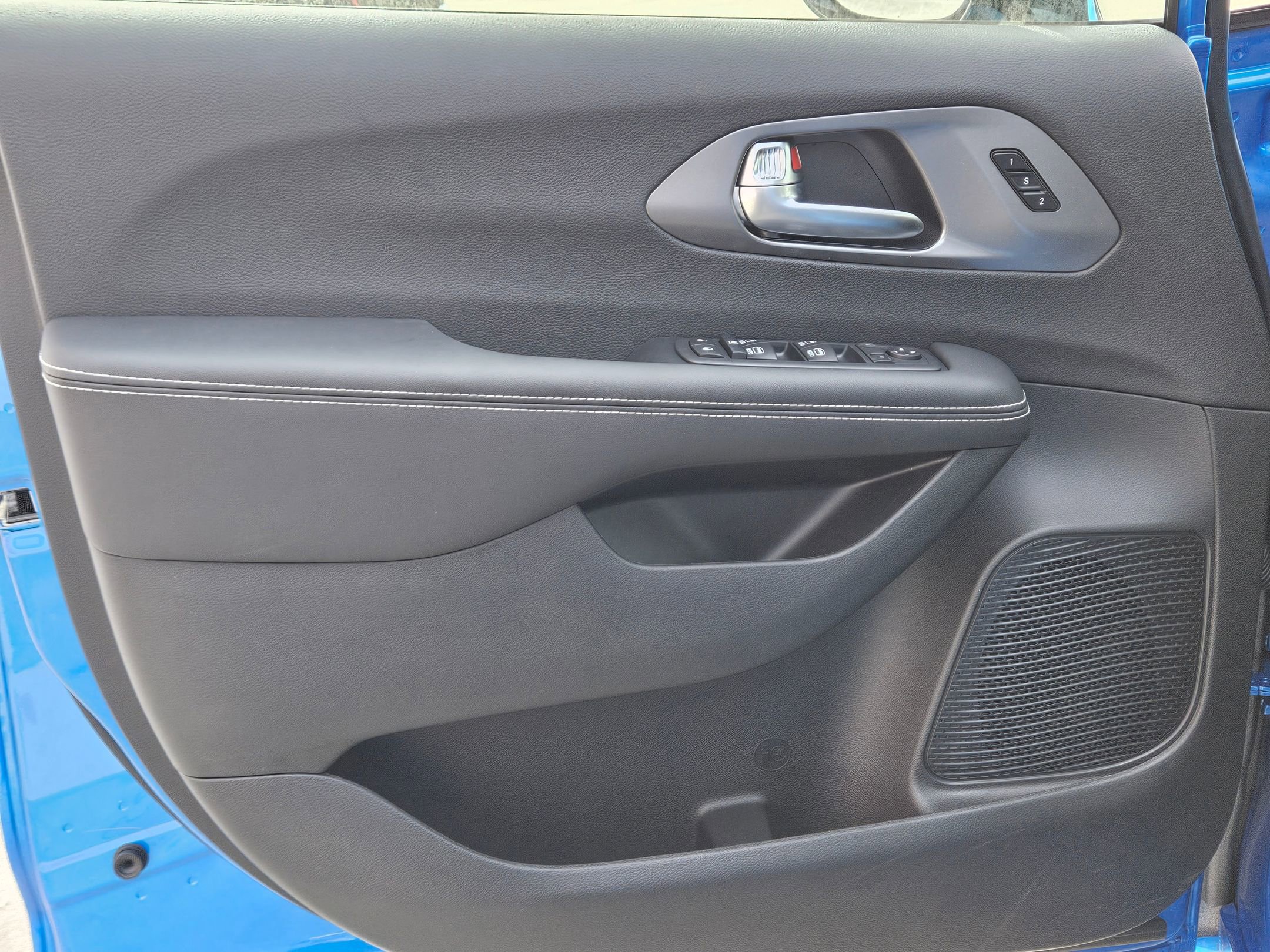 New 2026 Chrysler Pacifica Select image 15