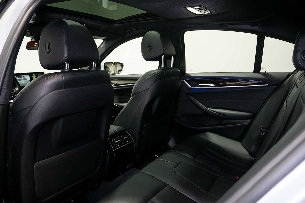 Used 2020 BMW 530e xDrive AWD/4WD image 17
