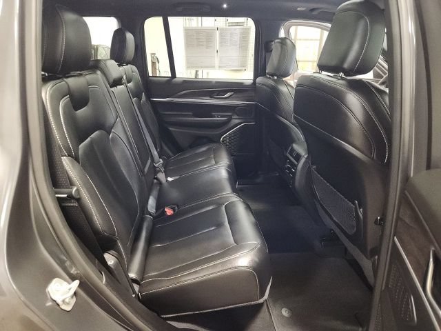 Used 2026 Jeep Grand Cherokee Limited AWD/4WD image 31