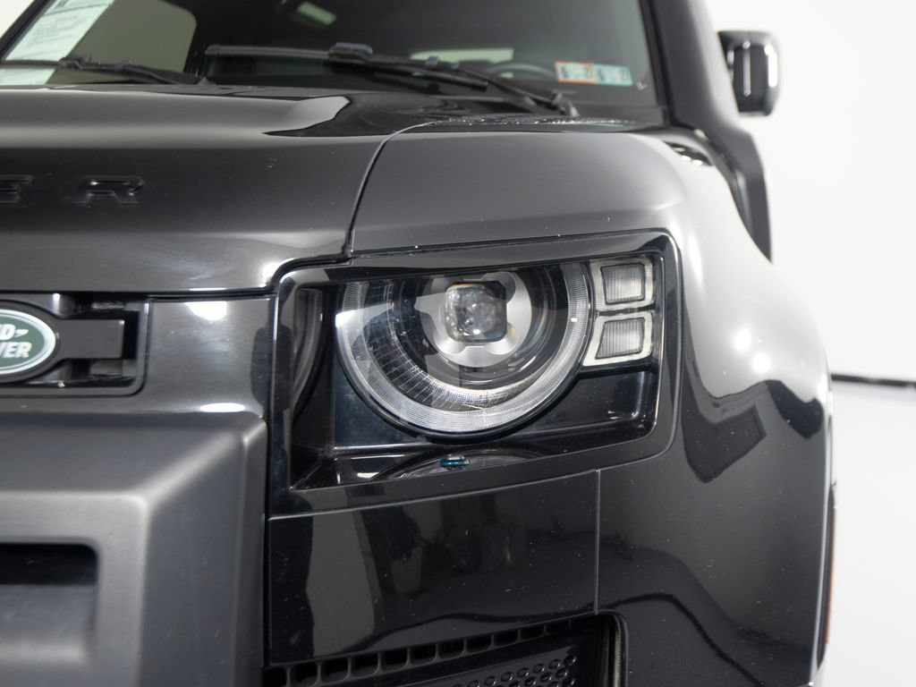 Used 2024 Land Rover Defender 90 X-Dynamic SE AWD/4WD image 38