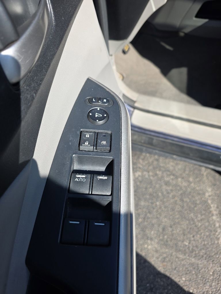 Used 2012 Honda CR-V EX-L image 12