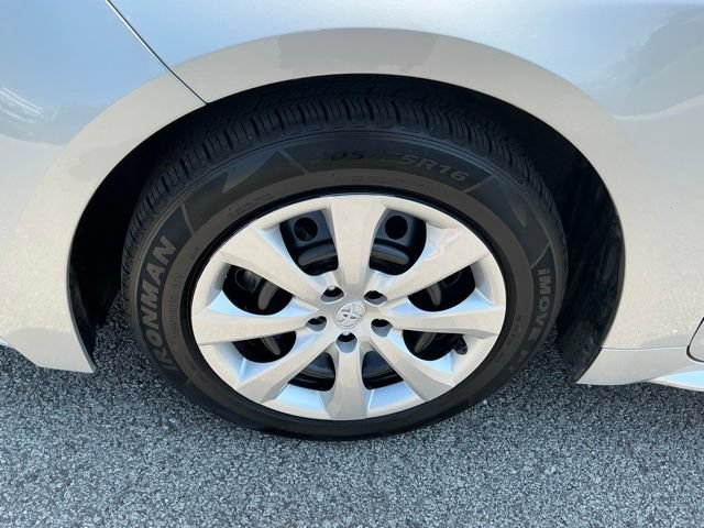 Used 2025 Toyota Corolla LE FWD image 10
