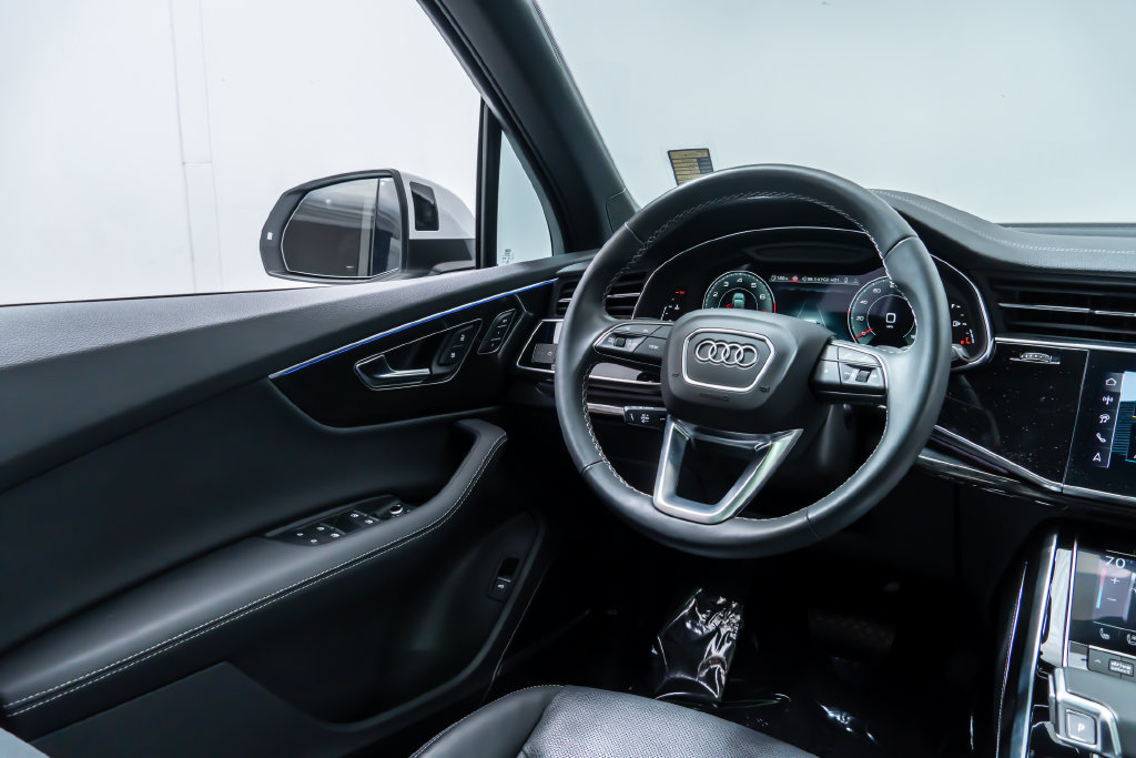 Used 2025 Audi Q7 3.0T Premium Plus AWD/4WD image 32
