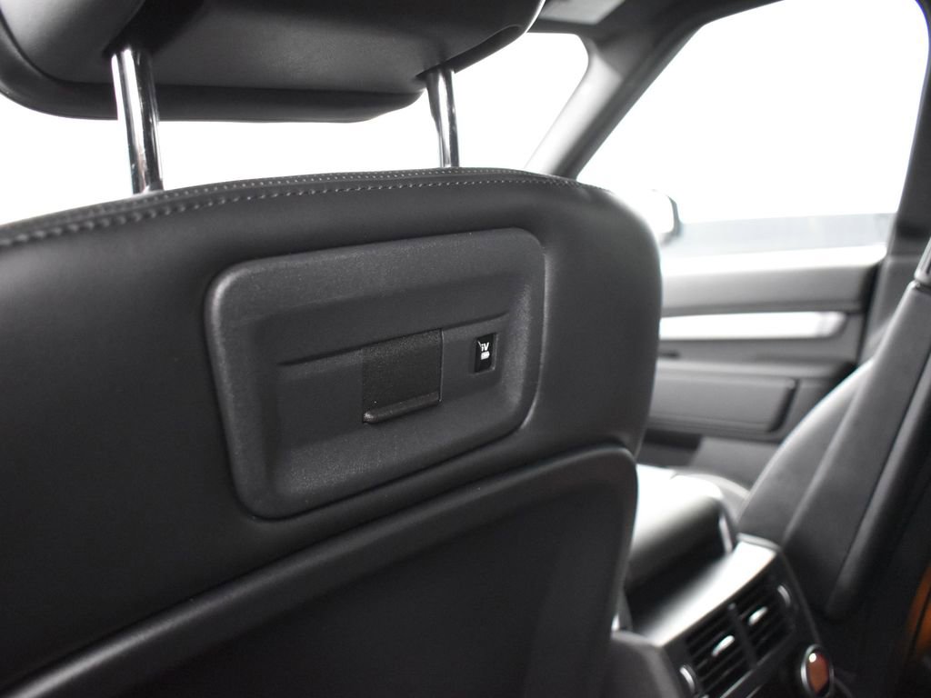 Used 2022 Land Rover Discovery HSE R-Dynamic image 24