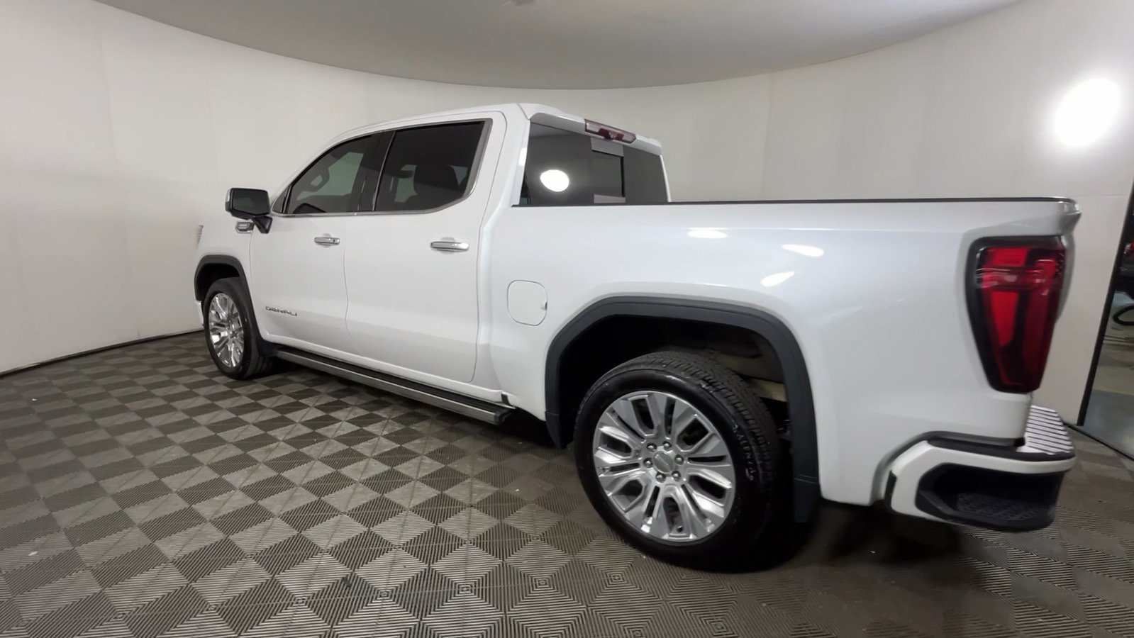 Used 2021 GMC Sierra 1500 Denali w/ Denali Ultimate Package AWD/4WD image 12