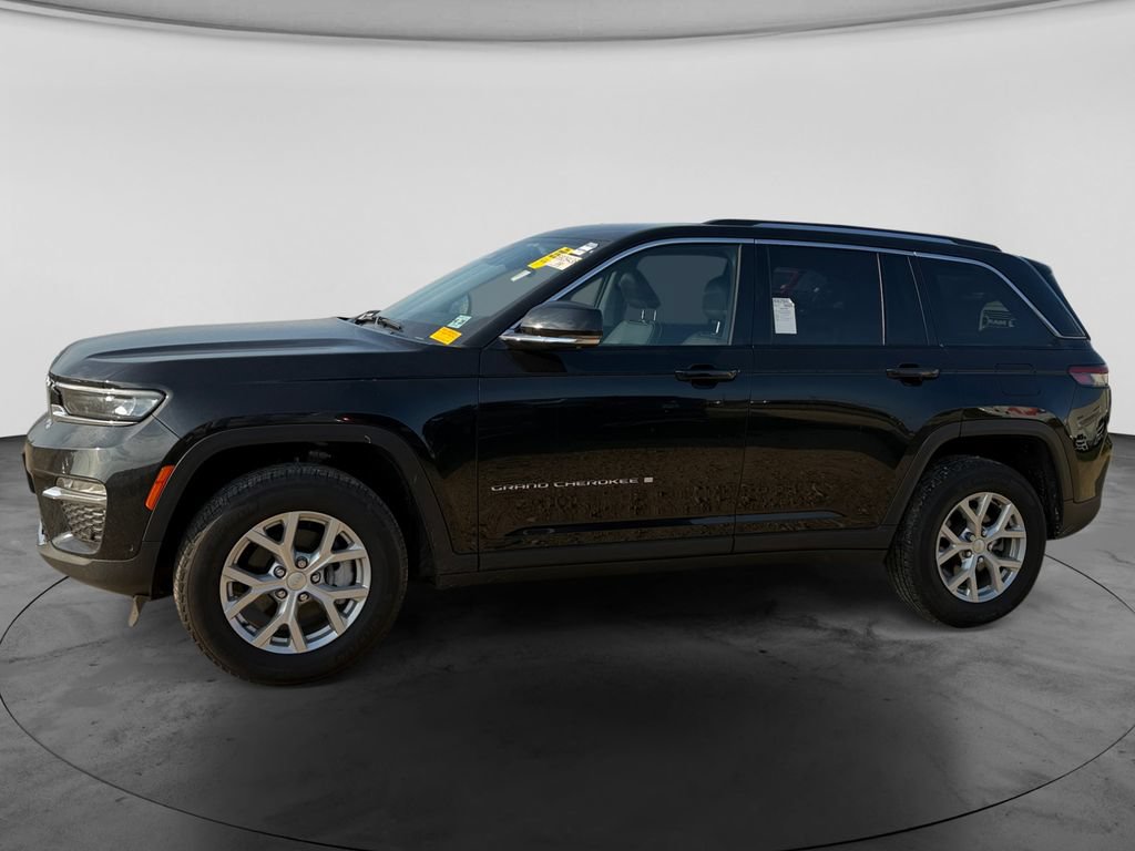 Used 2023 Jeep Grand Cherokee Limited w/ Luxury Tech Group II AWD/4WD image 5