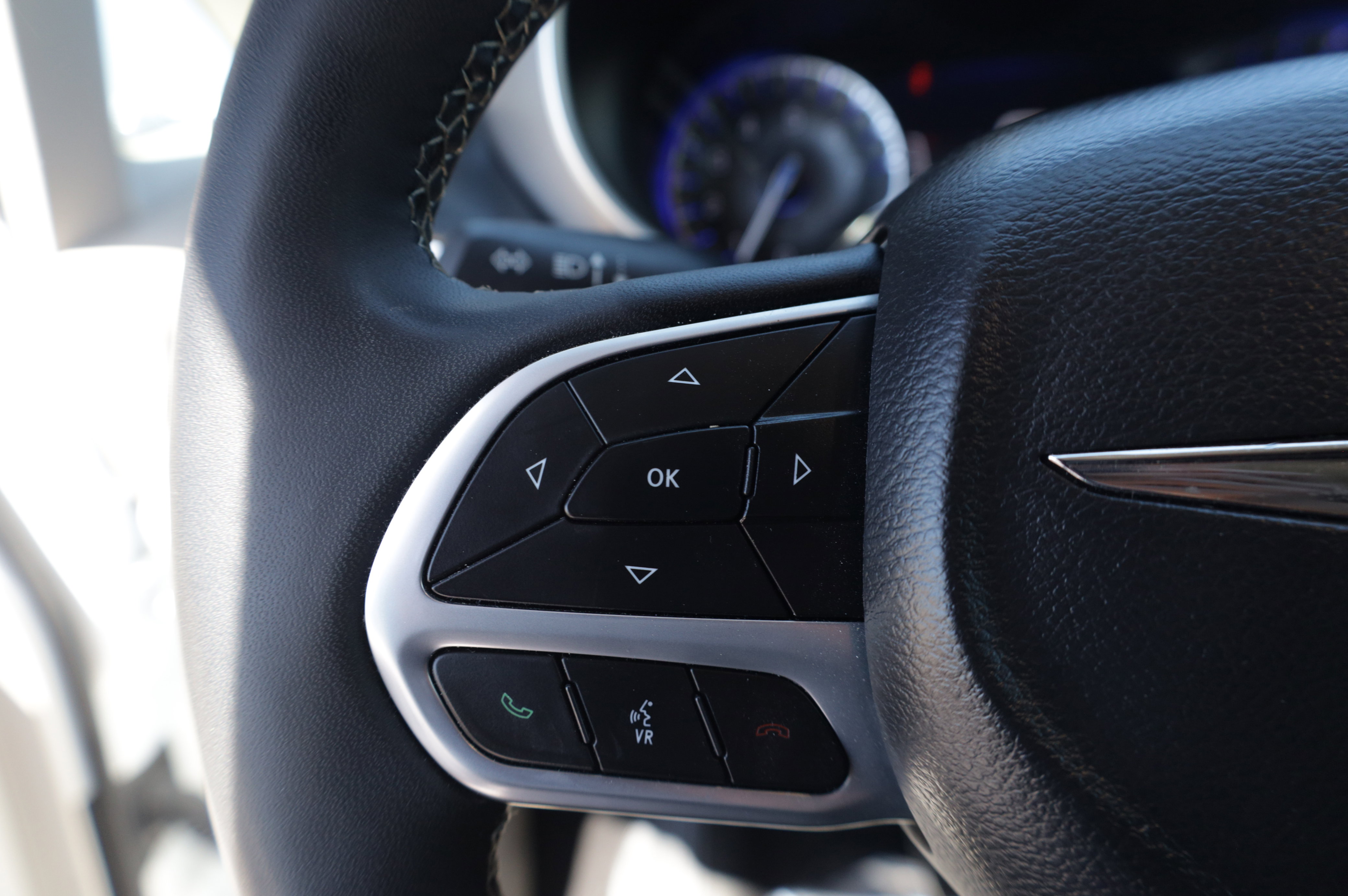 Used 2024 Chrysler Pacifica Touring-L image 21