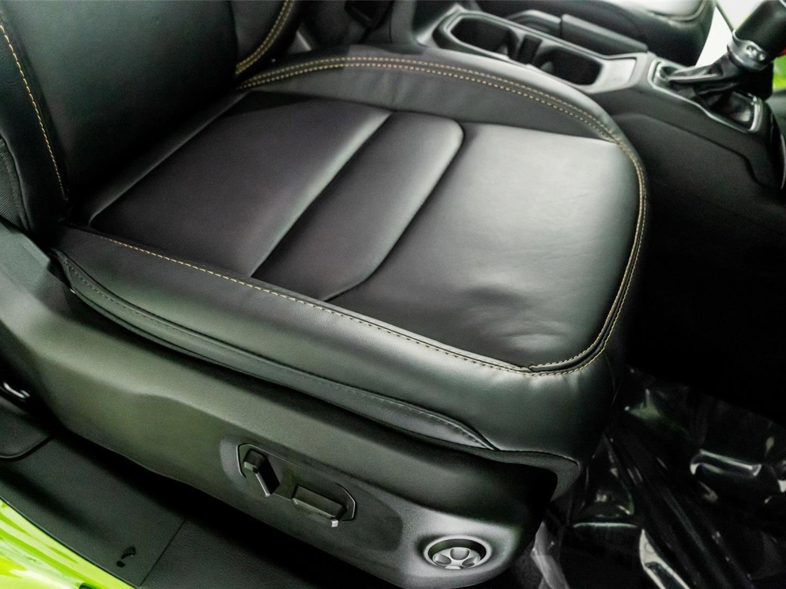 Used 2025 Jeep Wrangler Unlimited Rubicon 392 image 35