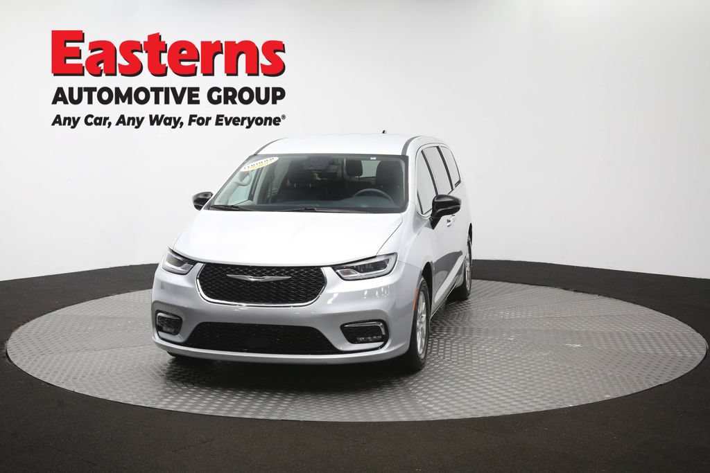 Used 2024 Chrysler Pacifica Touring-L FWD image 55