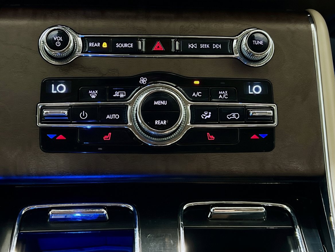 Used 2020 Lincoln Aviator Reserve AWD/4WD image 12